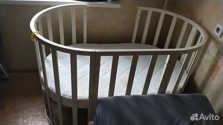 Детская овальная кроватка