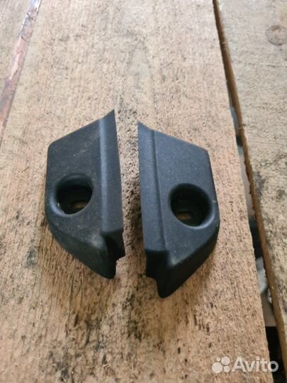 Накладка крышки багажника Skoda Yeti 2011