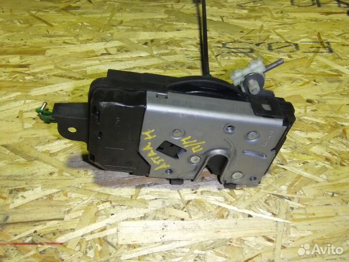 Замок передней правой двери Opel Astra H