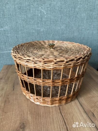 Плету из лозы бумажной