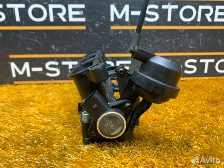 Коллектор впускной левый Audi A6 4F/C6 AUK 2009