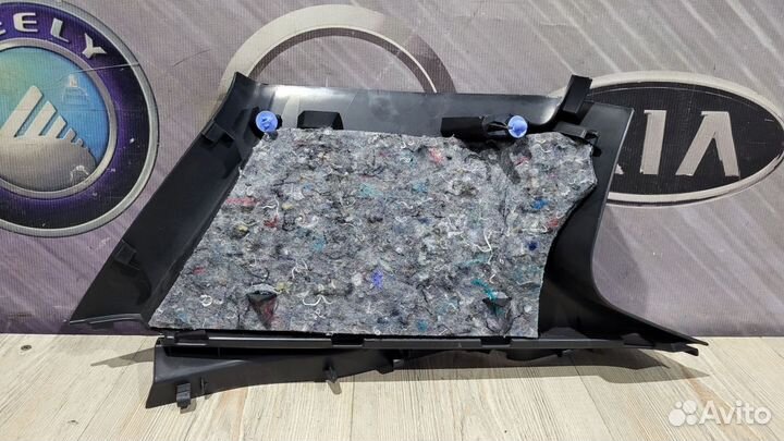 Обшивка багажника Nissan terrano D10 Прав