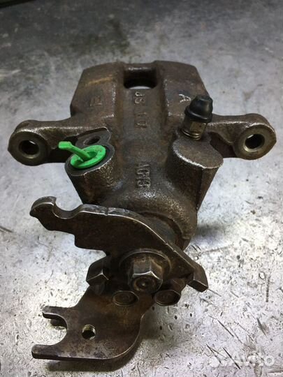 Суппорт задний левый хонда аккорд 2008г