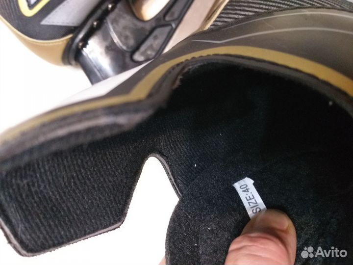 Коньки хоккейные