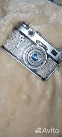 Плёночный фотоаппарат Зорький -6