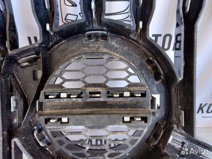 Решетка радиатора Volvo XC60