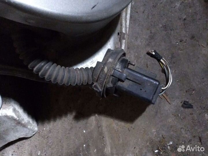 Форд Фокус 1 дверь задняя правая в сборе