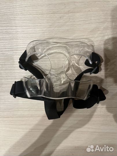 Защитная маска футбольная