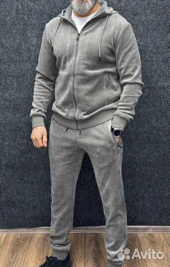 Спортивный костюм