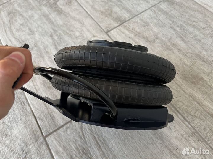 Пневмодомкрат новый