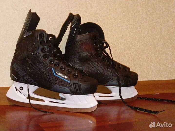 Коньки хоккейные