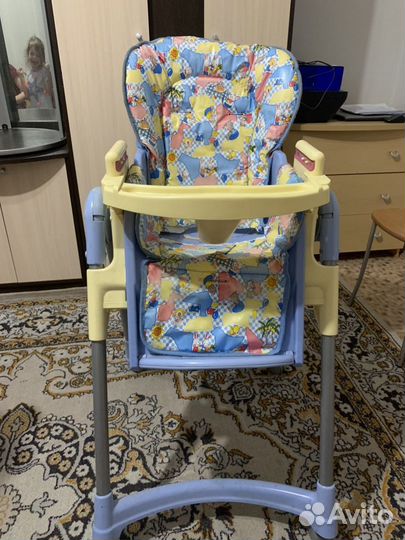Детский стульчик для питания