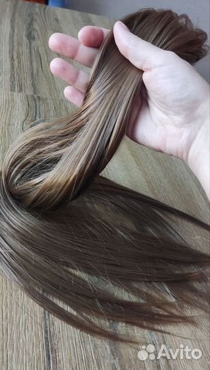 Натуральные волосы на заколках