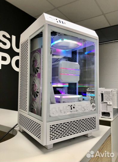 Игровой компьютер белый