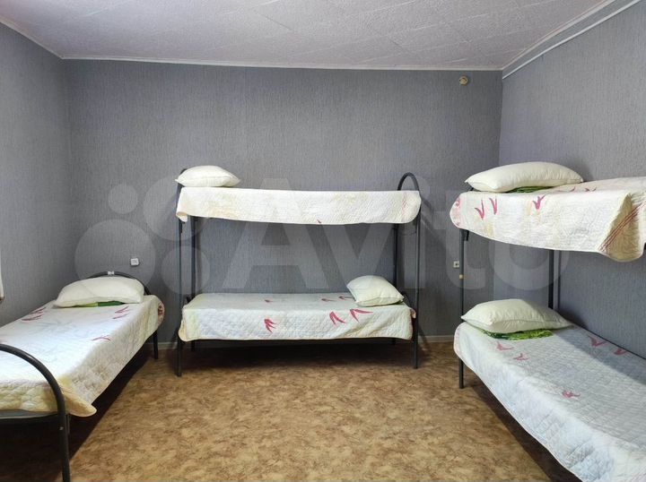 Комната 100 м² в 4-к., 2/5 эт.