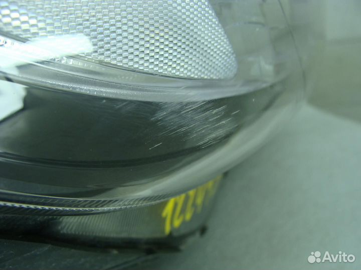 Фара правая Kia Sorento