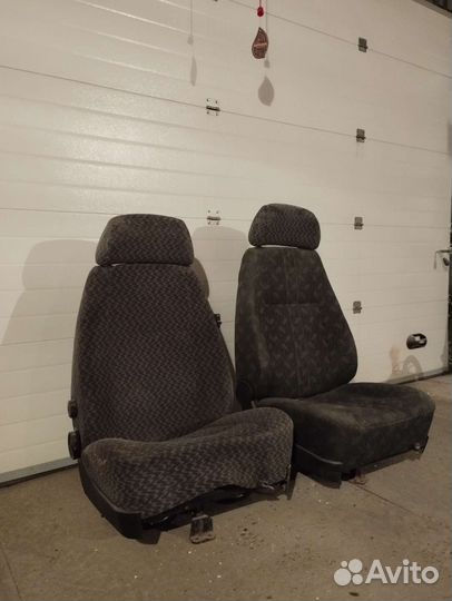 Автомобильное сиденье