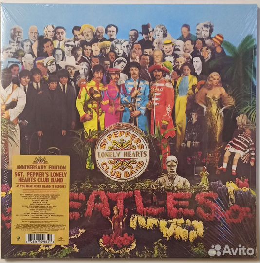 Beatles Sgt Pepper's Lonely Hearts Club Band