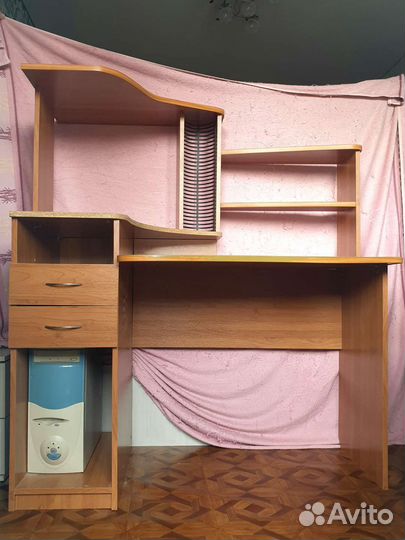 Компьютерный стол