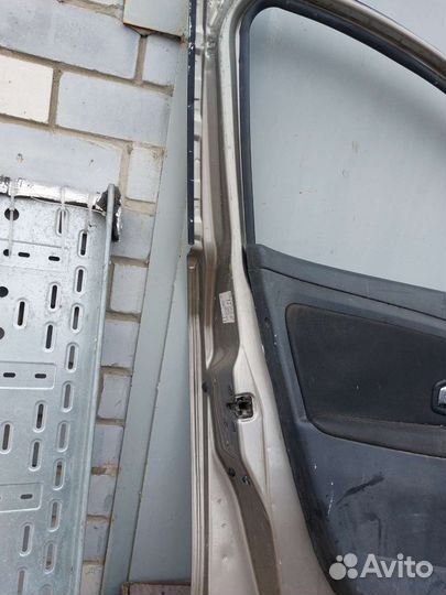 Дверь передняя левая Рено fluence