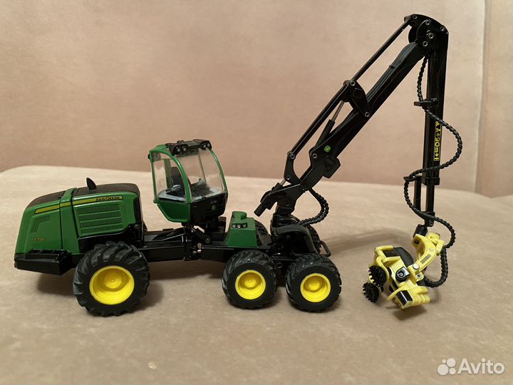 Модель трактора John Deere 1270 Е. 1:50