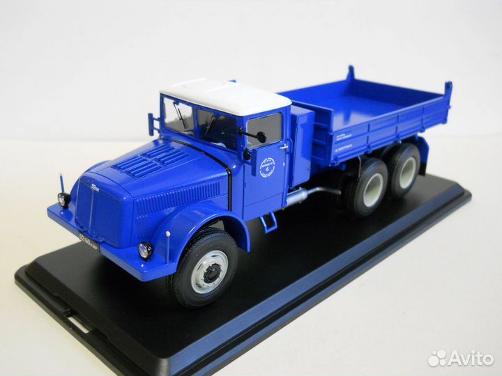 Модель автомобиля Татра 111 S2