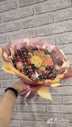 Букеты из сухофруктов и орехов