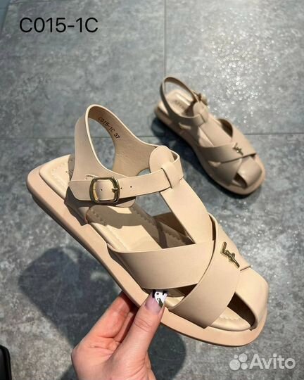 Сандалии женские