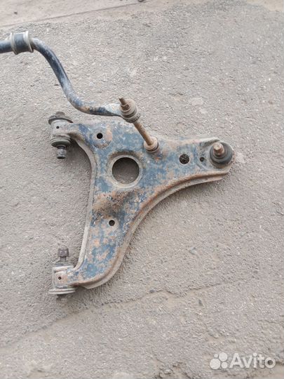 Рычаги передние