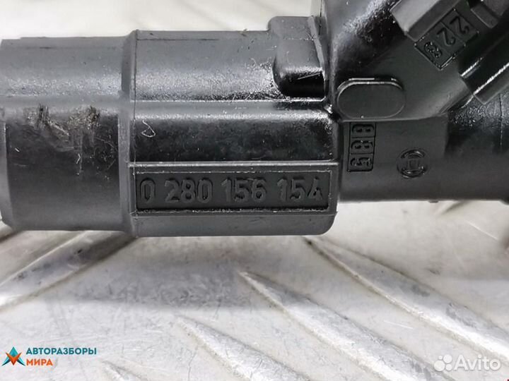 Форсунка Ford Focus 2 рест. 2009 1149958