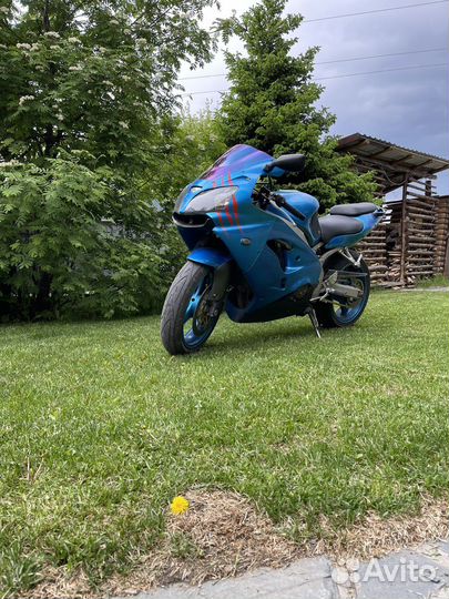 Kawasaki ZX9-R