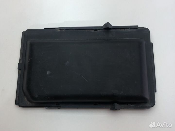 Крышка блока предохранителей Мерседс 2205400082