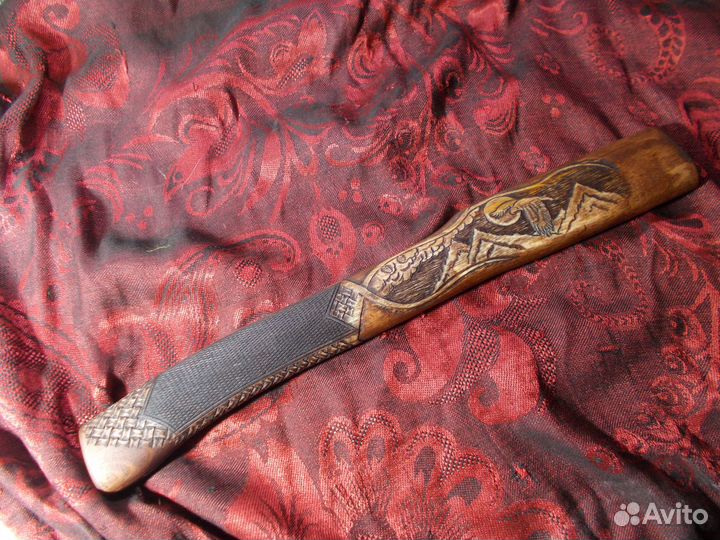 Топорище резное,под подарочный топор