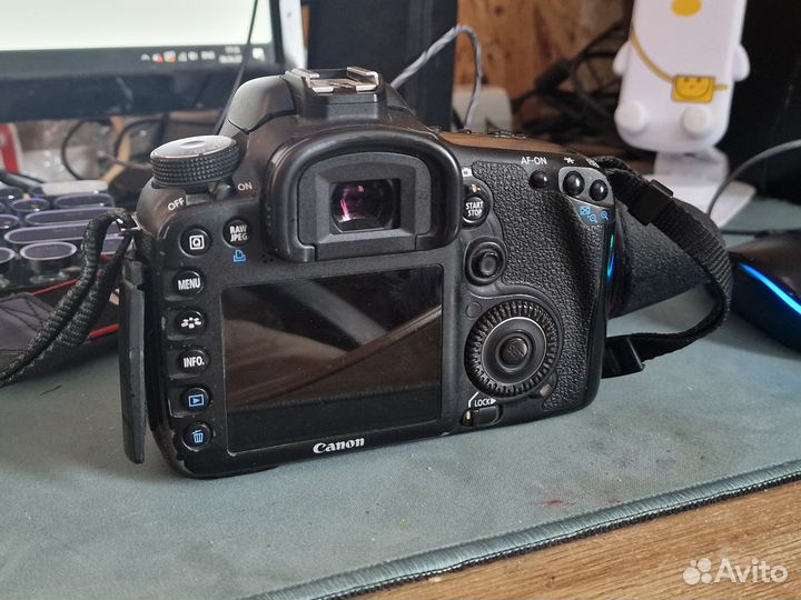 Зеркальный фотоаппарат canon 7d