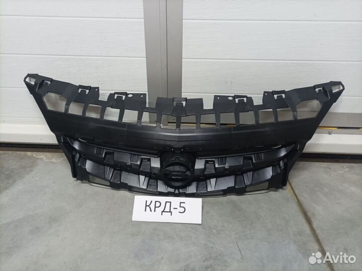 Решетка радиатора Опель Астра J