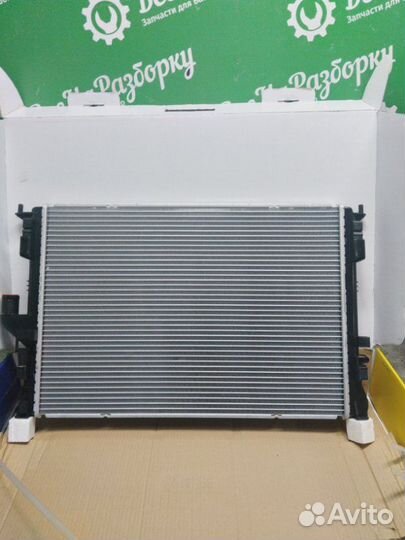 Радиатор охлаждения Renault Logan Largus