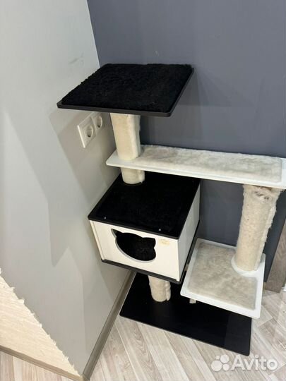 Стильный домик для кошки с когтеточкой