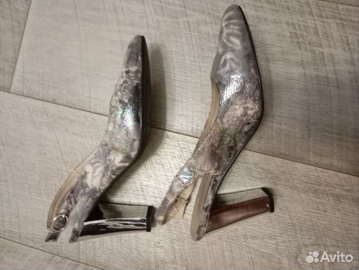 Босоножки женские 39 размер