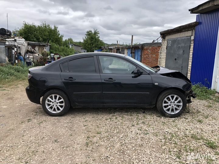 Mazda 3 1.6 МТ, 2006, битый, 220 000 км