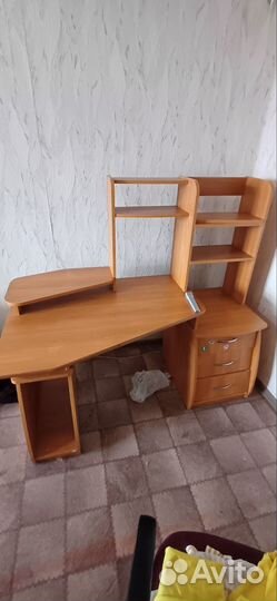 Компьютерный стол