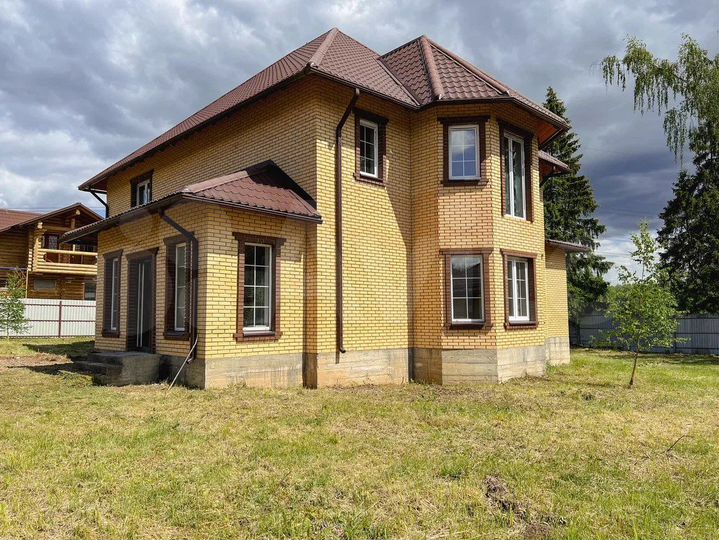 Дом 330 м² на участке 14 сот.