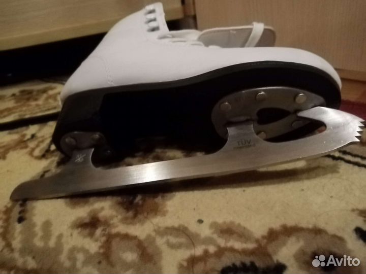 Коньки фигурные