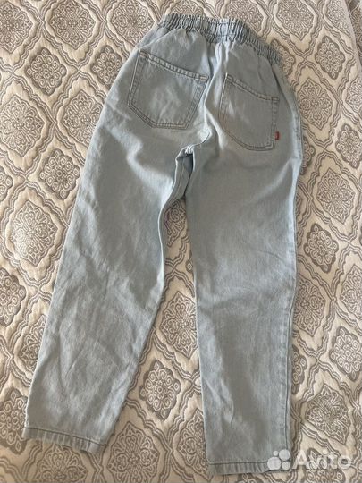 Джинсы с приниом. Джинсы с потертостями