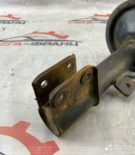 Амортизатор подвески передний левый Peugeot 307