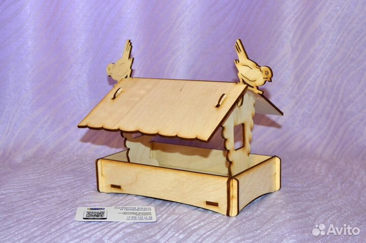 Кормушки и скворечник для птиц