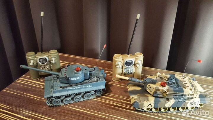 Игрушка для детей Танковый бой р/у (2 танка)