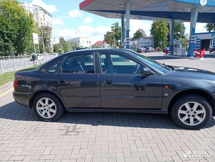 Audi A4 1.8 МТ, 1995, 370 000 км