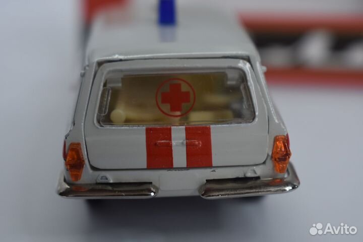 Волга Газ 2402 А24 Скорая помощь Модель 1:43