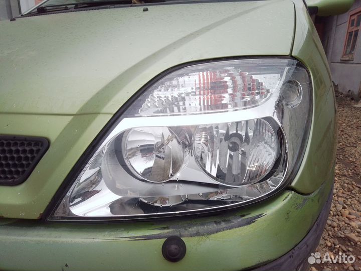 Фары передние на Renault scenic 1