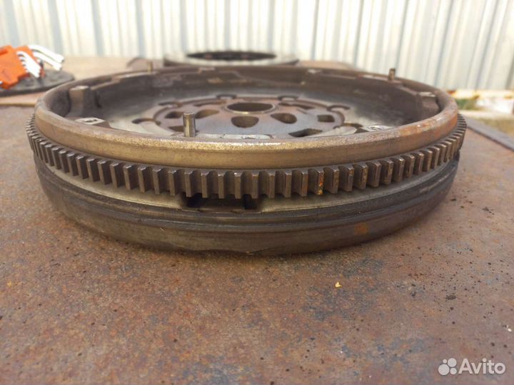 Маховик Сцепление Фольксваген Пассат Б6 2.0 FSI BV